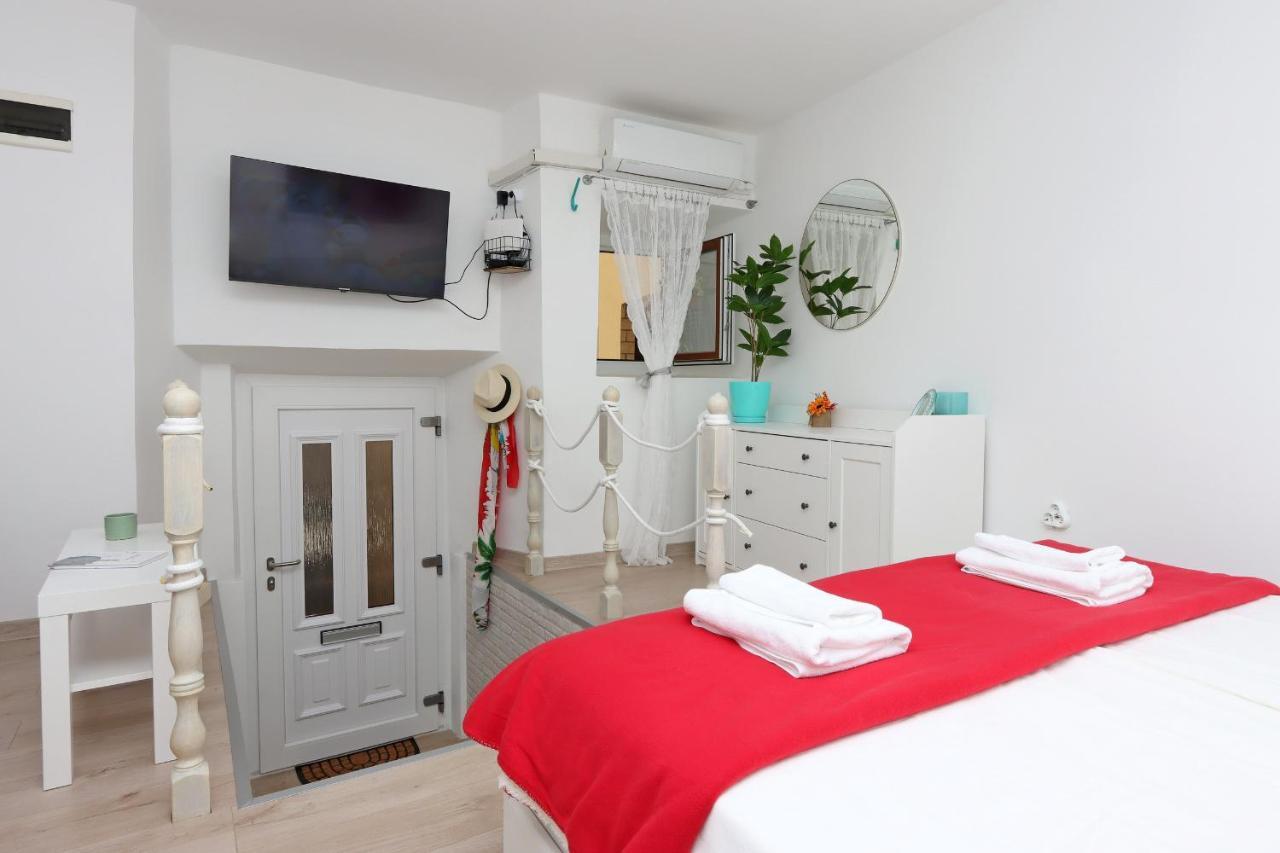 Sha La La - Charming, Unique Studio In A Historic Building Next To A Castle, Wifi, Smart Tv, Washer-Dryer バカル エクステリア 写真