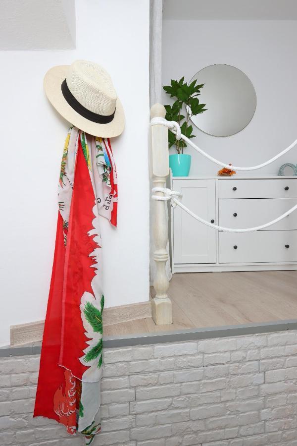 Sha La La - Charming, Unique Studio In A Historic Building Next To A Castle, Wifi, Smart Tv, Washer-Dryer バカル エクステリア 写真