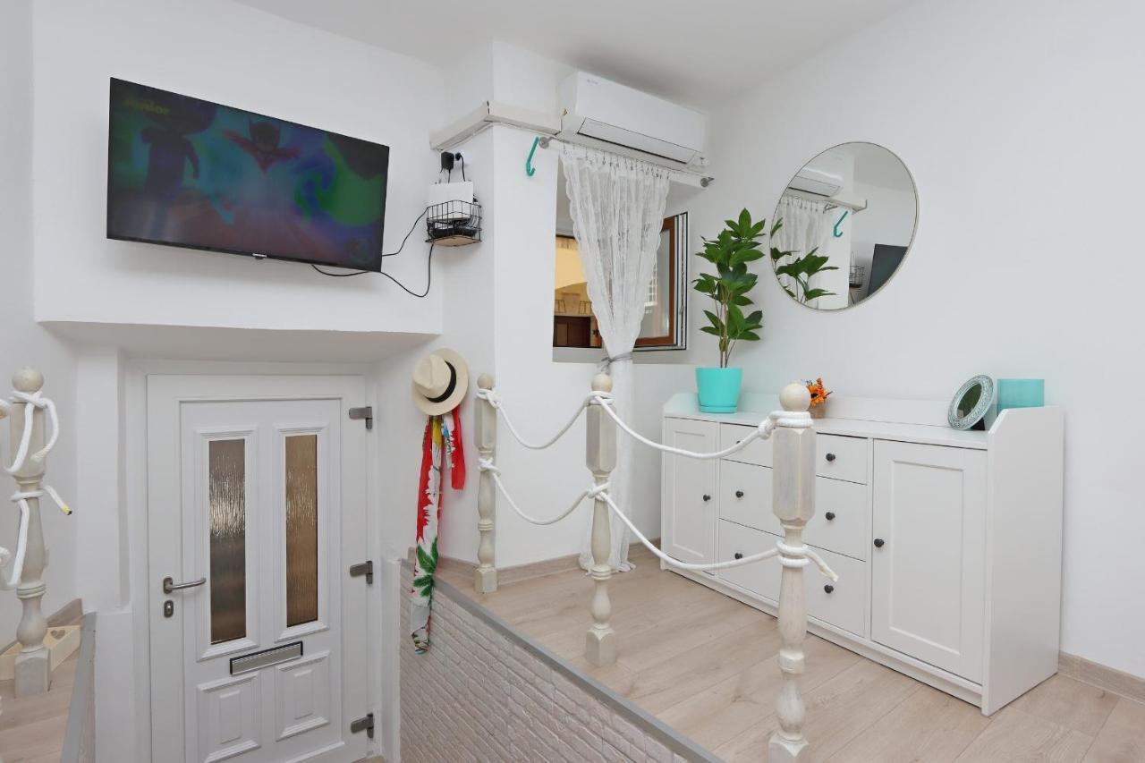 Sha La La - Charming, Unique Studio In A Historic Building Next To A Castle, Wifi, Smart Tv, Washer-Dryer バカル エクステリア 写真